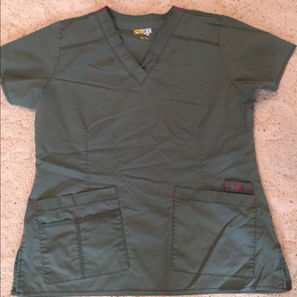 Wonder wink flex scrub top and bottom